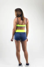 SHORTS RAVENA COM BOLSOS MARINHO E AMARELO - Imagem 4