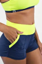 SHORTS RAVENA COM BOLSOS MARINHO E AMARELO - Imagem 3