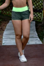 SHORTS AMALFI MILITAR E VERDE LIMA