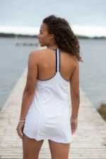 VESTIDO CARAÍVA BRANCO E CINZA