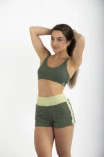SHORT RAVENA MILITAR COM PISTACHE - TONS DA NATUREZA