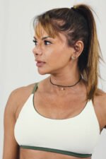 TOP DUPLA FACE GUARUJÁ VERDE MILITAR E OFF WHITE - Imagem 3